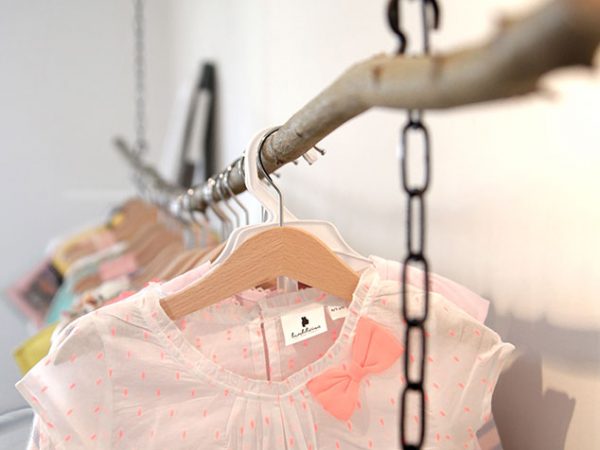 bambilicious Details aus dem Verkaufsbereich: Kleiderstange
